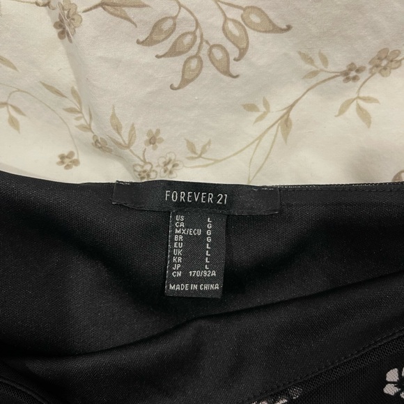 Forever 21 mini floral mesh skirt - Picture 3 of 7